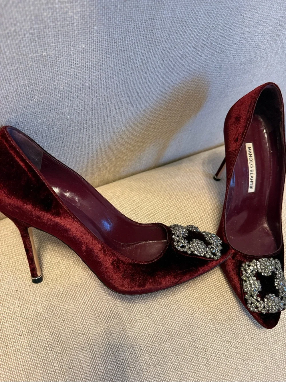 Manolo Blahnik Hangisi Burgundy Velvet Crystal-Embellished Stiletto Pump 38